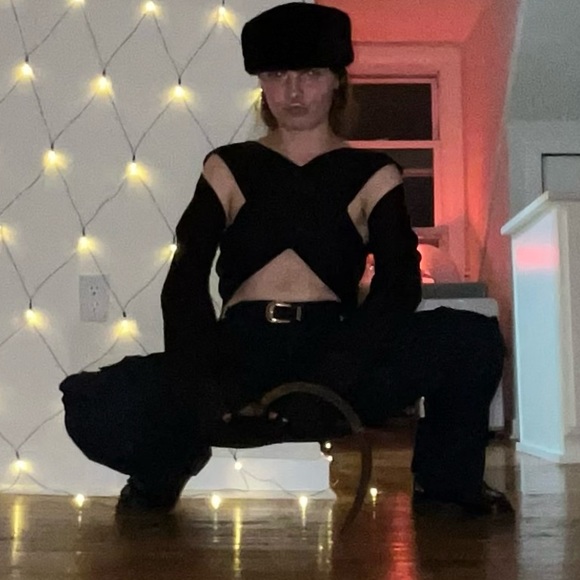 ARE YOU AM I Dala top. - Picture 3 of 3